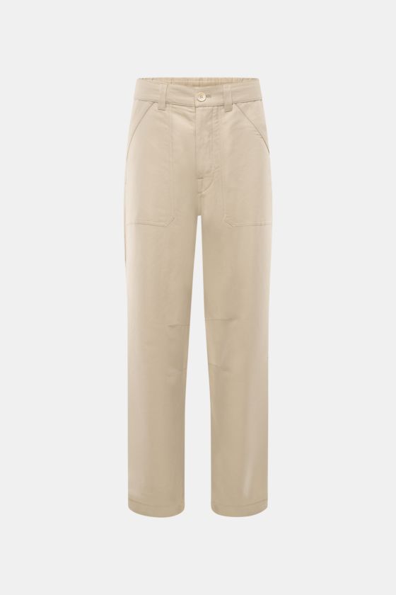 Beige Brunello Cucinelli Jogpants, frontale Nahaufnahme, Twill aus Leinen und Baumwolle, weicher Griff, Tapered Fit, knöchellang, Button Fly, französische Taschen. Beige Brunello Cucinelli Jogpants, frontale Nahaufnahme, Twill aus Leinen und Baumwolle, weicher Griff, Tapered Fit, knöchellang, Button Fly, französische Taschen.