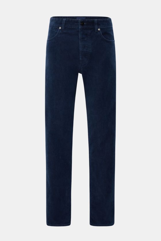 Stone Island Cordhose 'Micro Corduroy-Rinsed' navy, gerade geschnitten, Baumwollcord, Frontansicht, Button Fly, Five-Pocket-Stil, Kompass-Badge am Bund. Stone Island Cordhose 'Micro Corduroy-Rinsed' navy, gerade geschnitten, Baumwollcord, Frontansicht, Button Fly, Five-Pocket-Stil, Kompass-Badge am Bund.