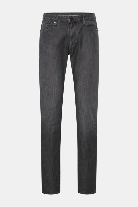 Emporio Armani Jeans dunkelgrau, Slim Fit, leicht elastisch, Five-Pocket-Stil, schmal zulaufend, leichte Waschung, Metall-Logos, Leather Patch, Frontalansicht. Emporio Armani Jeans dunkelgrau, Slim Fit, leicht elastisch, Five-Pocket-Stil, schmal zulaufend, leichte Waschung, Metall-Logos, Leather Patch, Frontalansicht.