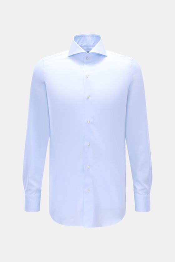 Finamore Oxford-Hemd 'Sergio Milano' Haifisch-Kragen hellblau, frontale Ansicht, Extra Slim Fit, reine Giza-Baumwolle, glatter Griff, französische Knopfleiste, Sportmanschette, gerundeter Saum. Finamore Oxford-Hemd 'Sergio Milano' Haifisch-Kragen hellblau, frontale Ansicht, Extra Slim Fit, reine Giza-Baumwolle, glatter Griff, französische Knopfleiste, Sportmanschette, gerundeter Saum.