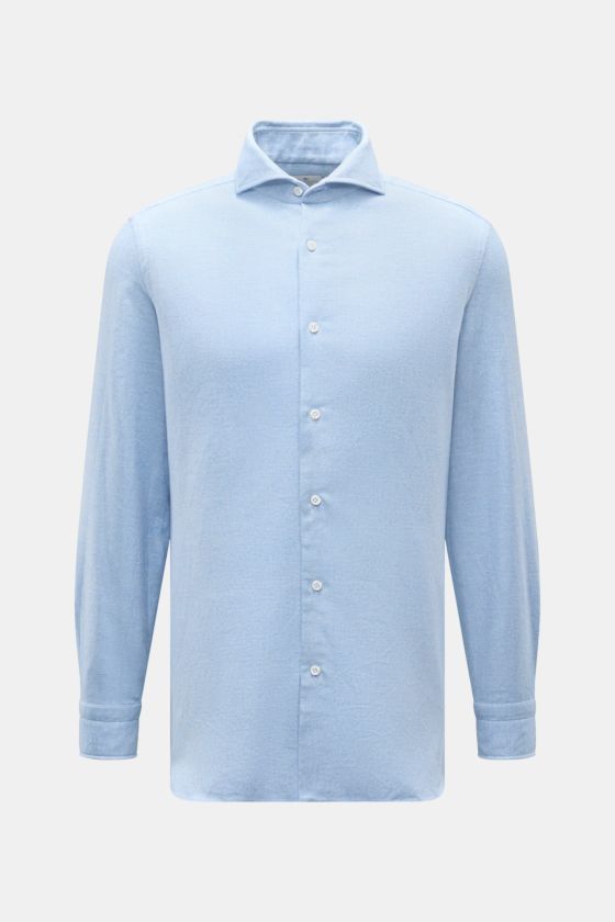 Giampaolo Flanellhemd Haifisch-Kragen hellblau meliert, frontale Nahaufnahme, Slim Fit, reine Baumwolle, Twill, angeraute Oberfläche, klassische Sportmanschette. Giampaolo Flanellhemd Haifisch-Kragen hellblau meliert, frontale Nahaufnahme, Slim Fit, reine Baumwolle, Twill, angeraute Oberfläche, klassische Sportmanschette.