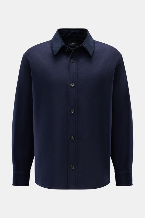 A.P.C. Casual Hemd 'Bernardo' Kent-Kragen navy, frontale Aufnahme, Relax Fit, Woll-Microfaser-Mix, Cord-Kragen und Manschetten, Knopfleiste. A.P.C. Casual Hemd 'Bernardo' Kent-Kragen navy, frontale Aufnahme, Relax Fit, Woll-Microfaser-Mix, Cord-Kragen und Manschetten, Knopfleiste.