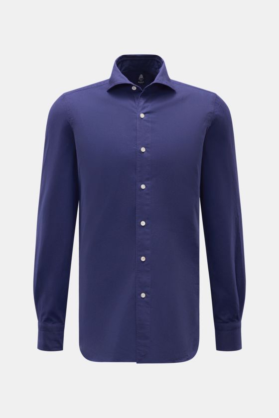 Finamore Flanellhemd 'Edoardo Gaeta' Haifisch-Kragen navy, frontal, Flanell Baumwolle, softe Haptik, Regular Fit, extralange Ärmel, französische Knopfleiste, Sportmanschette, gerundeter Saum. Finamore Flanellhemd 'Edoardo Gaeta' Haifisch-Kragen navy, frontal, Flanell Baumwolle, softe Haptik, Regular Fit, extralange Ärmel, französische Knopfleiste, Sportmanschette, gerundeter Saum.