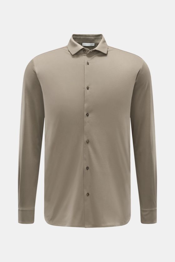 Kiefermann Jersey-Hemd 'Elandorio' Haifisch-Kragen taupe, Slim Fit, mercerisierter Baumwolljersey, glatter Griff, Haifischkragen, Frontansicht. Kiefermann Jersey-Hemd 'Elandorio' Haifisch-Kragen taupe, Slim Fit, mercerisierter Baumwolljersey, glatter Griff, Haifischkragen, Frontansicht.