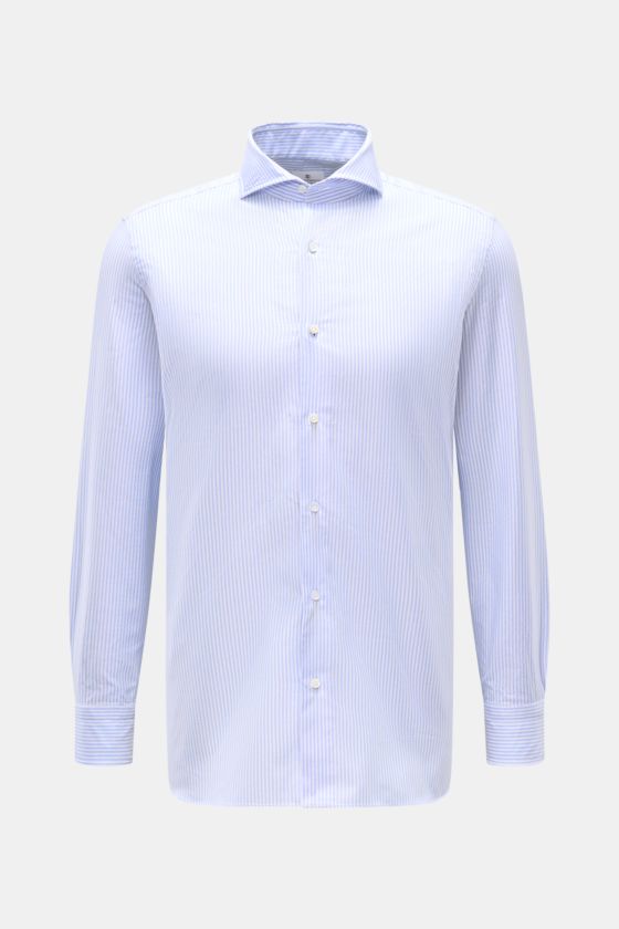 Giampaolo Oxford-Hemd Haifisch-Kragen weiß/hellblau gestreift, Slim Fit, Oxford-Baumwolle, Haifisch-Kragen, Sportmanschette, Frontansicht. Giampaolo Oxford-Hemd Haifisch-Kragen weiß/hellblau gestreift, Slim Fit, Oxford-Baumwolle, Haifisch-Kragen, Sportmanschette, Frontansicht.