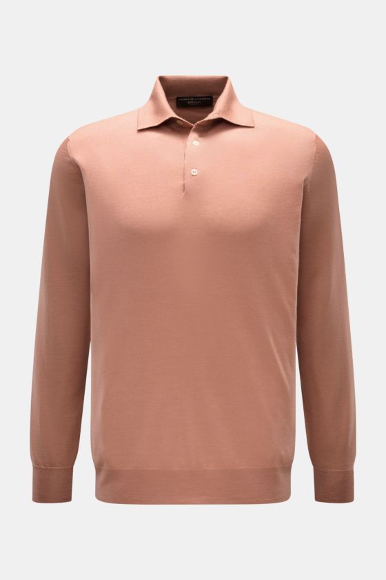 Filippo de Laurentiis Strickpolo apricot, frontale Nahaufnahme, Slim Fit, aus Cashmere-Seide mit Polokragen, Rippbündchen, Drei-Knopf-Leiste, feines Strickbild, sommerlicher Luxus. Filippo de Laurentiis Strickpolo apricot, frontale Nahaufnahme, Slim Fit, aus Cashmere-Seide mit Polokragen, Rippbündchen, Drei-Knopf-Leiste, feines Strickbild, sommerlicher Luxus.