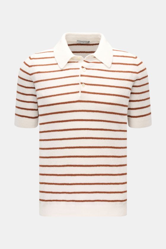 Circolo 1901 Frottee-Kurzarm-Strickpolo weiß/braun gestreift, frontal fotografiert, Slim Fit, klassischer Polokragen, drei Knöpfe, leichte Struktur. Circolo 1901 Frottee-Kurzarm-Strickpolo weiß/braun gestreift, frontal fotografiert, Slim Fit, klassischer Polokragen, drei Knöpfe, leichte Struktur.