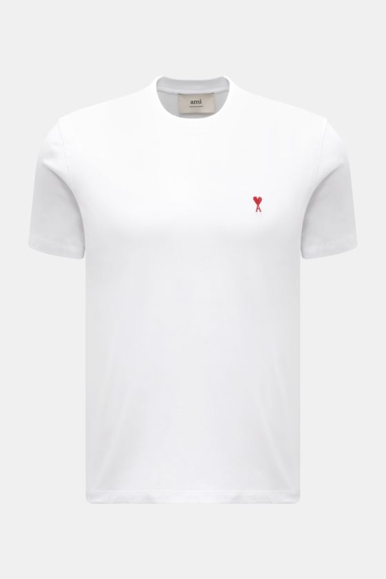 Ami Paris Rundhals-T-Shirt weiß, Slim Fit, aus reiner Baumwolle, mit rotem Herz-Stitching vorne, frontal fotografiert, weicher Griff. Ami Paris Rundhals-T-Shirt weiß, Slim Fit, aus reiner Baumwolle, mit rotem Herz-Stitching vorne, frontal fotografiert, weicher Griff.