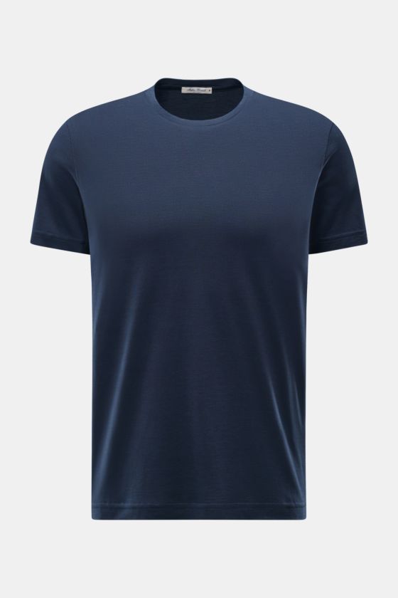 Stefan Brandt Rundhals-T-Shirt 'Enno' navy, Slim Fit, aus weicher Seiden-Baumwollmischung, frontale Nahaufnahme mit Rundhalsausschnitt. Stefan Brandt Rundhals-T-Shirt 'Enno' navy, Slim Fit, aus weicher Seiden-Baumwollmischung, frontale Nahaufnahme mit Rundhalsausschnitt.