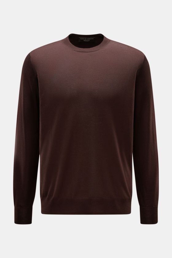 Filippo de Laurentiis Rundhalspullover dunkelbraun, Slim Fit, aus sommerlicher seidiger Cashmere-Knitwear, feines Strickbild, Rundhalsausschnitt, frontal fotografiert. Filippo de Laurentiis Rundhalspullover dunkelbraun, Slim Fit, aus sommerlicher seidiger Cashmere-Knitwear, feines Strickbild, Rundhalsausschnitt, frontal fotografiert.