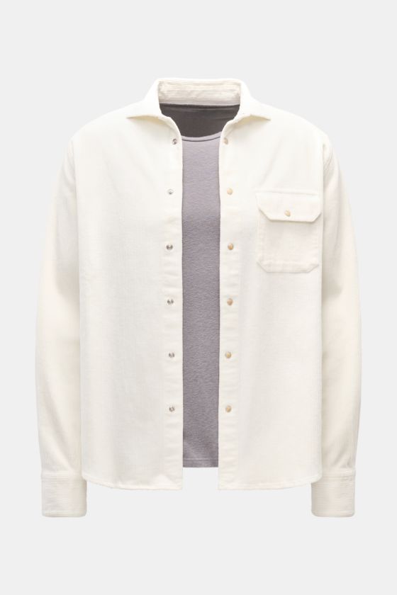 Ace Denim Cord-Overshirt offwhite aus reiner Baumwolle, von vorne fotografiert, mit Umlegekragen, Druckknopfleiste und Brusttasche. Ace Denim Cord-Overshirt offwhite aus reiner Baumwolle, von vorne fotografiert, mit Umlegekragen, Druckknopfleiste und Brusttasche.