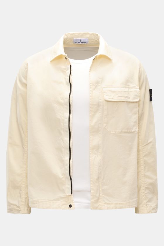 Stone Island Overshirt 'Stretch Cotton' creme, sportives Slim Fit Hemd-Jacke aus leicht elastischer Baumwolle, vintage Optik, frontal fotografiert. Stone Island Overshirt 'Stretch Cotton' creme, sportives Slim Fit Hemd-Jacke aus leicht elastischer Baumwolle, vintage Optik, frontal fotografiert.