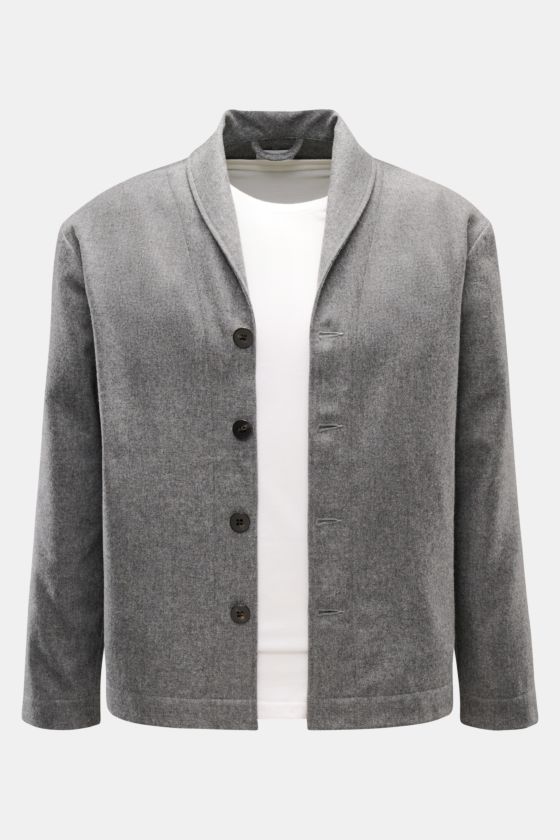 Vorderansicht des 04651/ A trip in a bag Overshirt dunkelgrau meliert mit Schalkragen, Vier-Knopf-Leiste, Slim Fit aus Wolle-Microfaser-Mix. Vorderansicht des 04651/ A trip in a bag Overshirt dunkelgrau meliert mit Schalkragen, Vier-Knopf-Leiste, Slim Fit aus Wolle-Microfaser-Mix.