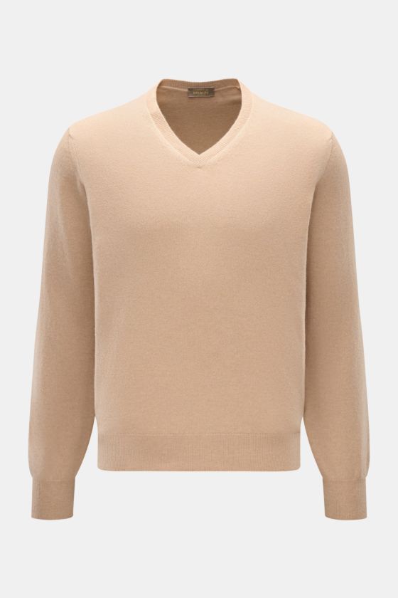 Cruciani Cashmere V-Neck Pullover beige, Slim Fit, aus reinem Cashmere mit feinem Strickbild, V-Ausschnitt, Rippbündchen, frontale Nahaufnahme. Cruciani Cashmere V-Neck Pullover beige, Slim Fit, aus reinem Cashmere mit feinem Strickbild, V-Ausschnitt, Rippbündchen, frontale Nahaufnahme.