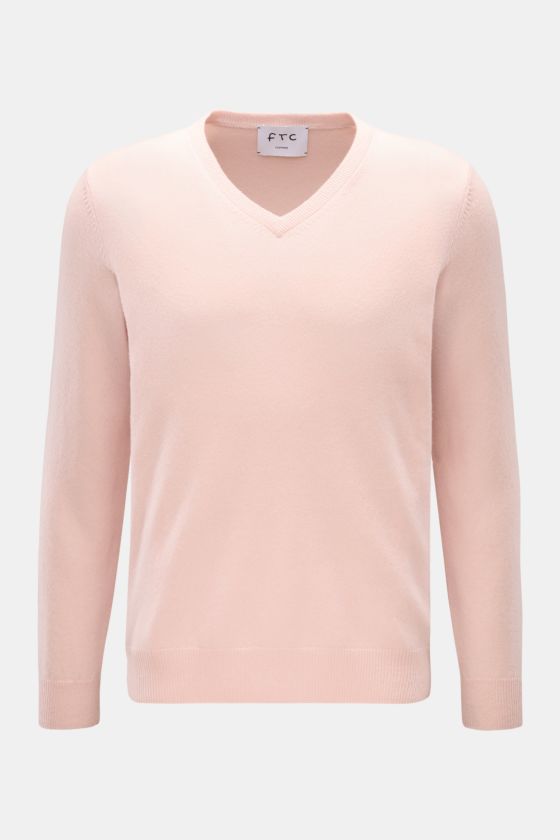 FTC Cashmere V-Neck Pullover rosé, Slim Fit mit V-Ausschnitt, feinem Strickbild, weichem Griff und Rippbündchen, frontal fotografiert, Fair-Trade-Cashmere. FTC Cashmere V-Neck Pullover rosé, Slim Fit mit V-Ausschnitt, feinem Strickbild, weichem Griff und Rippbündchen, frontal fotografiert, Fair-Trade-Cashmere.