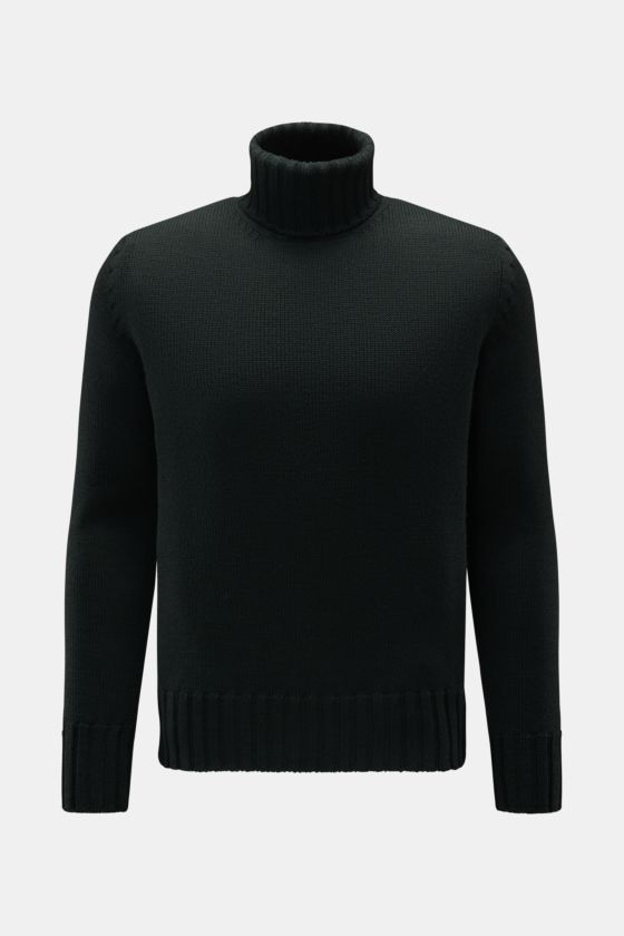 B.F. Knitwear Merino Rollkragenpullover dunkelgrün, Frontansicht, reine Merinowolle, weicher Griff, fully fashioned, mittelgrobes Strickbild, Slim Fit, gerippter Rollkragen, flexible Rippbündchen. B.F. Knitwear Merino Rollkragenpullover dunkelgrün, Frontansicht, reine Merinowolle, weicher Griff, fully fashioned, mittelgrobes Strickbild, Slim Fit, gerippter Rollkragen, flexible Rippbündchen.