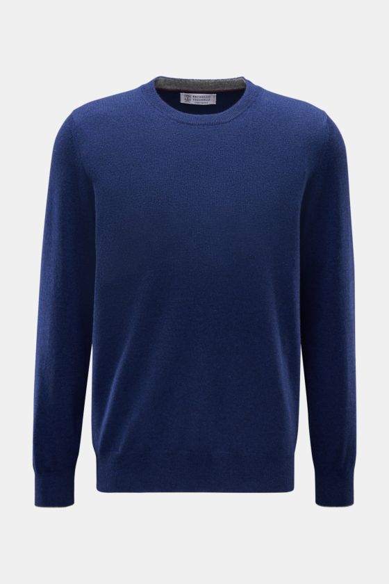 Brunello Cucinelli Cashmere Rundhalspullover dunkelblau, frontal fotografiert, Regular Fit, reiner Cashmere, weicher Griff, feines Strickbild, Kontrastkanten, flexible Rippbündchen. Brunello Cucinelli Cashmere Rundhalspullover dunkelblau, frontal fotografiert, Regular Fit, reiner Cashmere, weicher Griff, feines Strickbild, Kontrastkanten, flexible Rippbündchen.