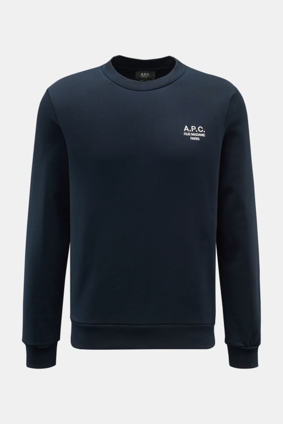 A.P.C. Rundhals-Sweatshirt 'Standard Rue Madame' navy, Frontansicht, Slim Fit Sweatshirt aus elastischer Baumwolle mit farblich abgesetztem Logo-Stitching. A.P.C. Rundhals-Sweatshirt 'Standard Rue Madame' navy, Frontansicht, Slim Fit Sweatshirt aus elastischer Baumwolle mit farblich abgesetztem Logo-Stitching.