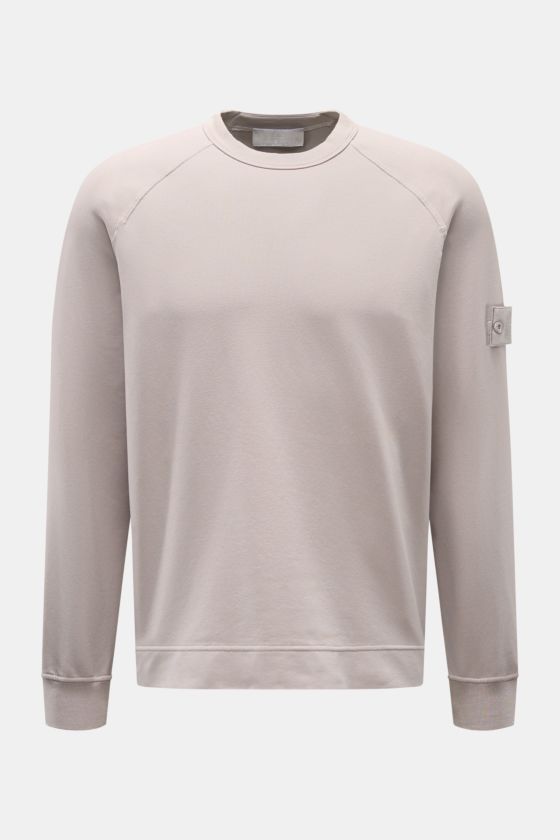 Stone Island Sweatshirt 'Ghost Piece' grau, Frontansicht, elastisch, Baumwolle, Rundhalsausschnitt, Raglanärmel, tonales Kompass-Badge am Ärmel, Regular Fit, weicher Griff, komfortable Bündchen. Stone Island Sweatshirt 'Ghost Piece' grau, Frontansicht, elastisch, Baumwolle, Rundhalsausschnitt, Raglanärmel, tonales Kompass-Badge am Ärmel, Regular Fit, weicher Griff, komfortable Bündchen.