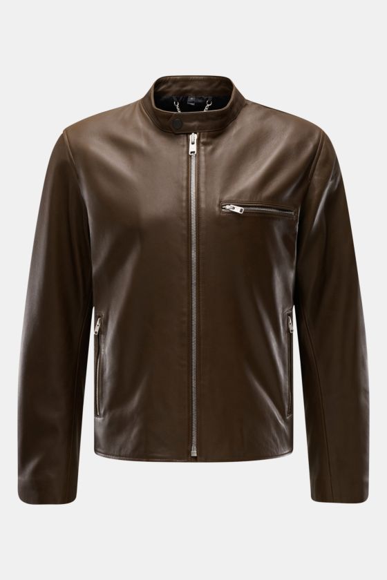 Belstaff Lederjacke 'Track Racer' dunkelbraun, frontal fotografiert, aus weichem Lammleder mit Slim Fit, Reißverschlüssen, Stehkragen und Logo am Arm. Belstaff Lederjacke 'Track Racer' dunkelbraun, frontal fotografiert, aus weichem Lammleder mit Slim Fit, Reißverschlüssen, Stehkragen und Logo am Arm.