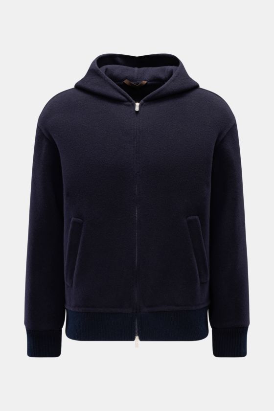 Fedeli Blouson 'Solferino' navy, frontale Ansicht, Kapuzen-Blouson aus weichem Schurwolle-Cashmere-Mix, Slim Fit, mit Zwei-Wege-Reißverschluss, schräge Leistentaschen, elastischen Saum- und Ärmelbündchen, Unconstructed Design, komfortabler Begleiter für d Fedeli Blouson 'Solferino' navy, frontale Ansicht, Kapuzen-Blouson aus weichem Schurwolle-Cashmere-Mix, Slim Fit, mit Zwei-Wege-Reißverschluss, schräge Leistentaschen, elastischen Saum- und Ärmelbündchen, Unconstructed Design, komfortabler Begleiter für d