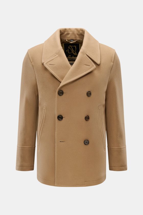Sealup Cabanjacke 'Amalfi Peacoat' camel, frontale Nahaufnahme, weicher Woll-Cashmere-Mix, Slim Fit, breite Revers, zweireihige Knopfleiste, schräge Leistentaschen, leichte Wattierung, kleines Metall-Logo. Sealup Cabanjacke 'Amalfi Peacoat' camel, frontale Nahaufnahme, weicher Woll-Cashmere-Mix, Slim Fit, breite Revers, zweireihige Knopfleiste, schräge Leistentaschen, leichte Wattierung, kleines Metall-Logo.