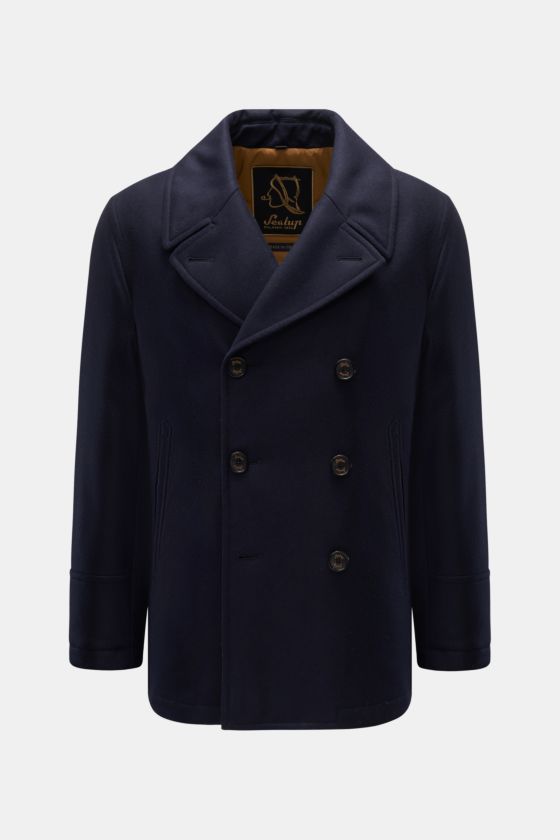 Frontal fotografierte Sealup Cabanjacke 'Amalfi Graphene Peacoat' navy aus reiner Wolle mit winddichtem, wasserabweisendem Steppfutter, Slim Fit und breitem Reverskragen. Frontal fotografierte Sealup Cabanjacke 'Amalfi Graphene Peacoat' navy aus reiner Wolle mit winddichtem, wasserabweisendem Steppfutter, Slim Fit und breitem Reverskragen.