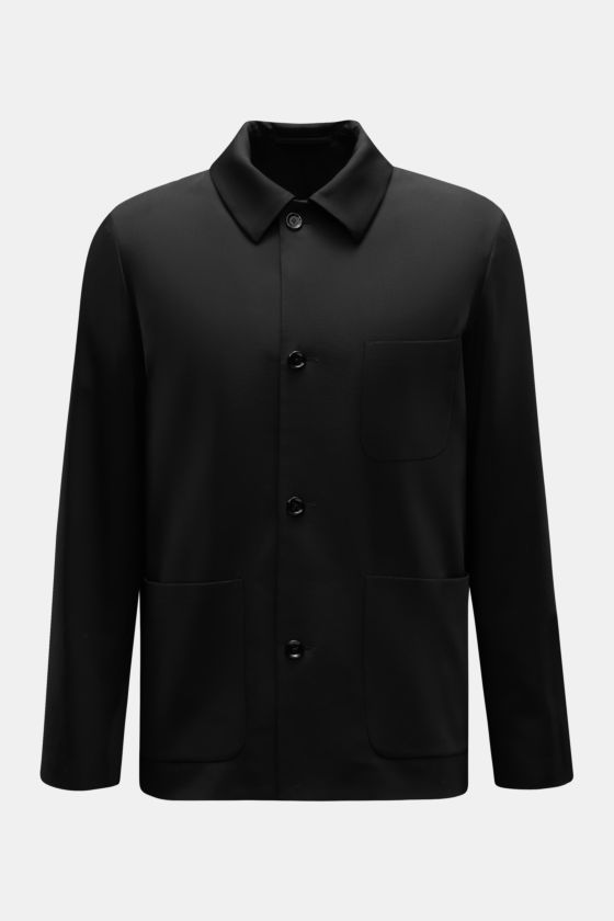 Lardini Jacke 'Pastone' schwarz aus reiner Schurwolle, Slim Fit mit Umlegekragen, Vier-Knopf-Leiste, drei Fronttaschen, frontal fotografiert. Lardini Jacke 'Pastone' schwarz aus reiner Schurwolle, Slim Fit mit Umlegekragen, Vier-Knopf-Leiste, drei Fronttaschen, frontal fotografiert.