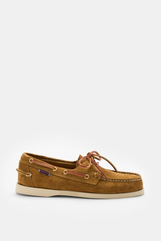 Sebago Loafer 'Portland Artisan' camel aus geschmeidigem Veloursleder, seitliche Ansicht, flexible Gummisohle, ledernes Innenfutter, Ziernaht. Sebago Loafer 'Portland Artisan' camel aus geschmeidigem Veloursleder, seitliche Ansicht, flexible Gummisohle, ledernes Innenfutter, Ziernaht.