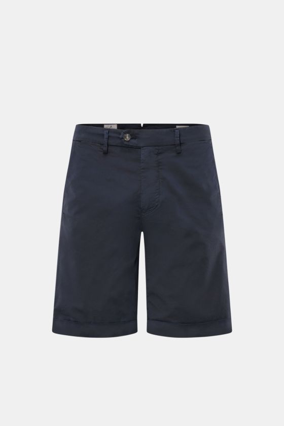 Mason's Shorts 'Torino' navy, frontale Ansicht, leichte elastische Baumwollqualität, Regular Fit, mit Reißverschluss, Bundknopf, französischen Taschen, fixiertem Saumaufschlag. Mason's Shorts 'Torino' navy, frontale Ansicht, leichte elastische Baumwollqualität, Regular Fit, mit Reißverschluss, Bundknopf, französischen Taschen, fixiertem Saumaufschlag.