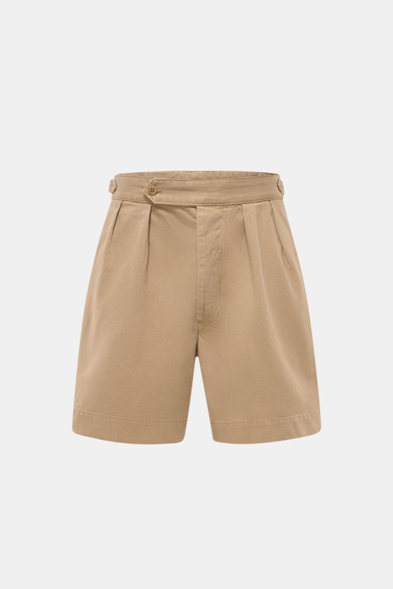 Beige Polo Ralph Lauren Shorts aus Baumwoll-Twill mit Regular Fit, Bundknopf, Reißverschluss, Side Adjuster, Taschen, frontal fotografiert. Beige Polo Ralph Lauren Shorts aus Baumwoll-Twill mit Regular Fit, Bundknopf, Reißverschluss, Side Adjuster, Taschen, frontal fotografiert.