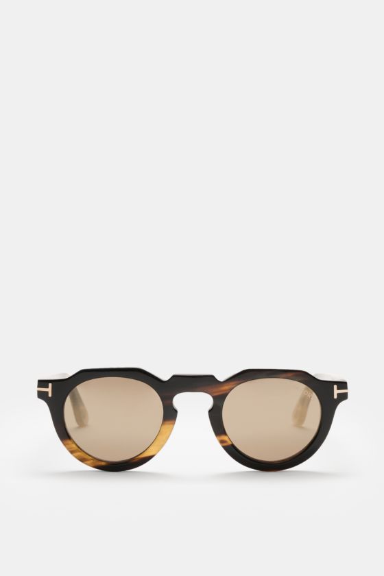 Tom Ford Horn-Sonnenbrille 'Private Collection' schwarz/beige gemustert, runder Retro-Look, Büffelhorn, getönte Gläser, Frontansicht. Tom Ford Horn-Sonnenbrille 'Private Collection' schwarz/beige gemustert, runder Retro-Look, Büffelhorn, getönte Gläser, Frontansicht.